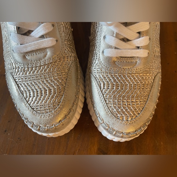 NEW Gold weave wedge/platform sneakers Universal Threads size 9.5 - Picture 9 of 14